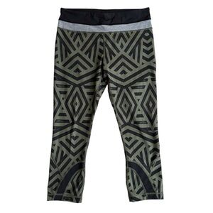 Lululemon Run Inspire Crop II Chevron Shuffle Fatigue Green Black 6